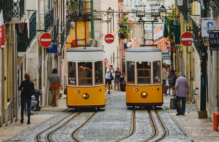 Flaneren-langs-de-kust-in-Lissabon Lopend langs de hotspots van Lissabon
